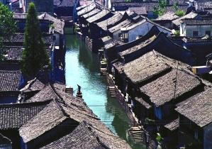 首批“金霞造”东鹏特饮发运